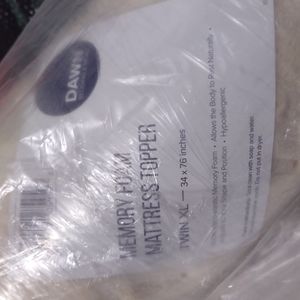 Memory foam mattress topper
